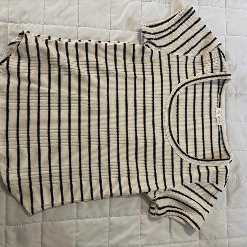 BE COOL Black and White Striped Short Sleeve Top